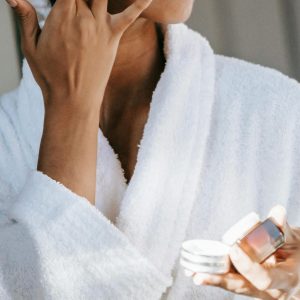 pexels-sora-shimazaki-5938590